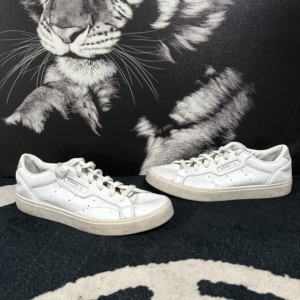 Adidas Sleek DB3258 Athletic Sneaker Women's 8.5 White Leather Gym Cushioned